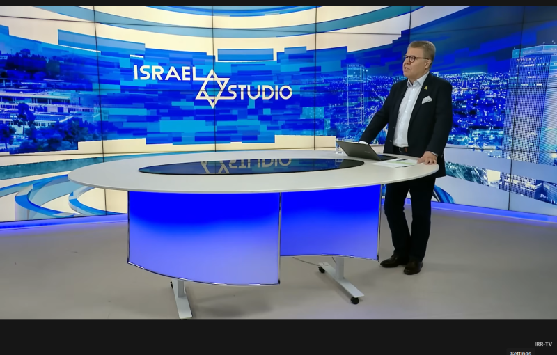 Tiedosto:Risto Huvila IsraelStudiossa.png